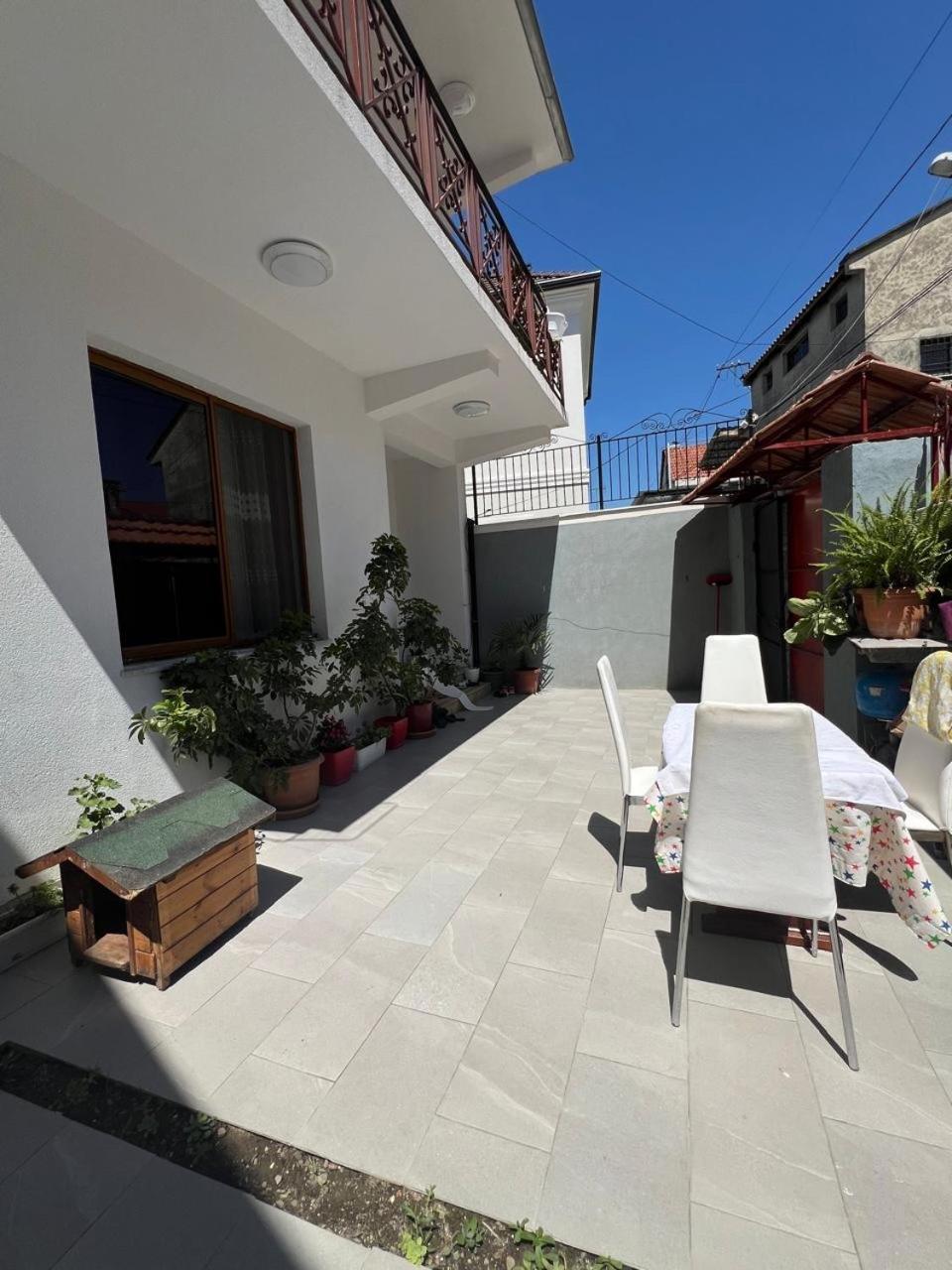 David Guesthouse Shkoder Ngoại thất bức ảnh
